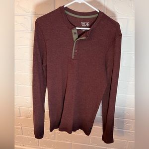 Mountain hard wear thermal size small burgundy
